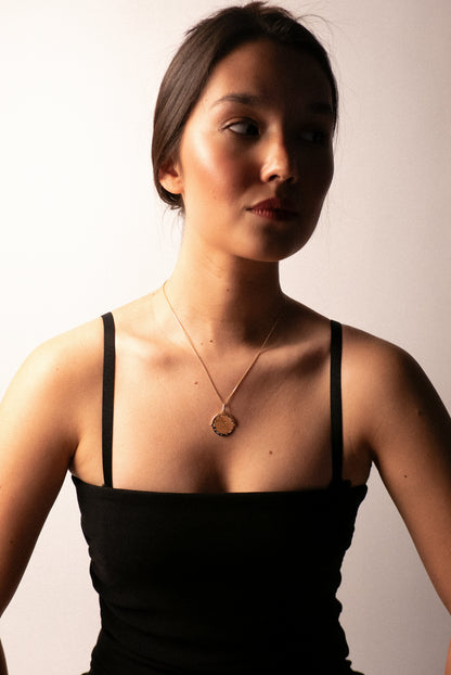Moyenne amulette avec diamants