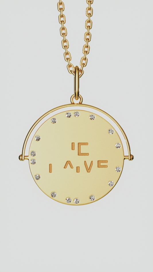 Moyenne amulette avec diamants